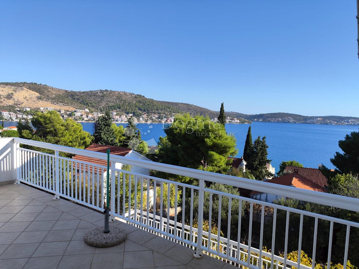 House For sale - ŠIBENSKO-KNINSKA  ROGOZNICA 