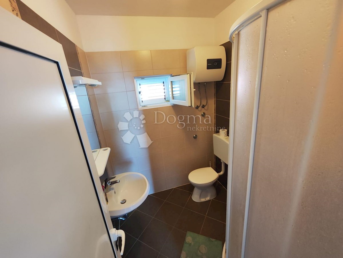 House For sale - ŠIBENSKO-KNINSKA  ROGOZNICA 
