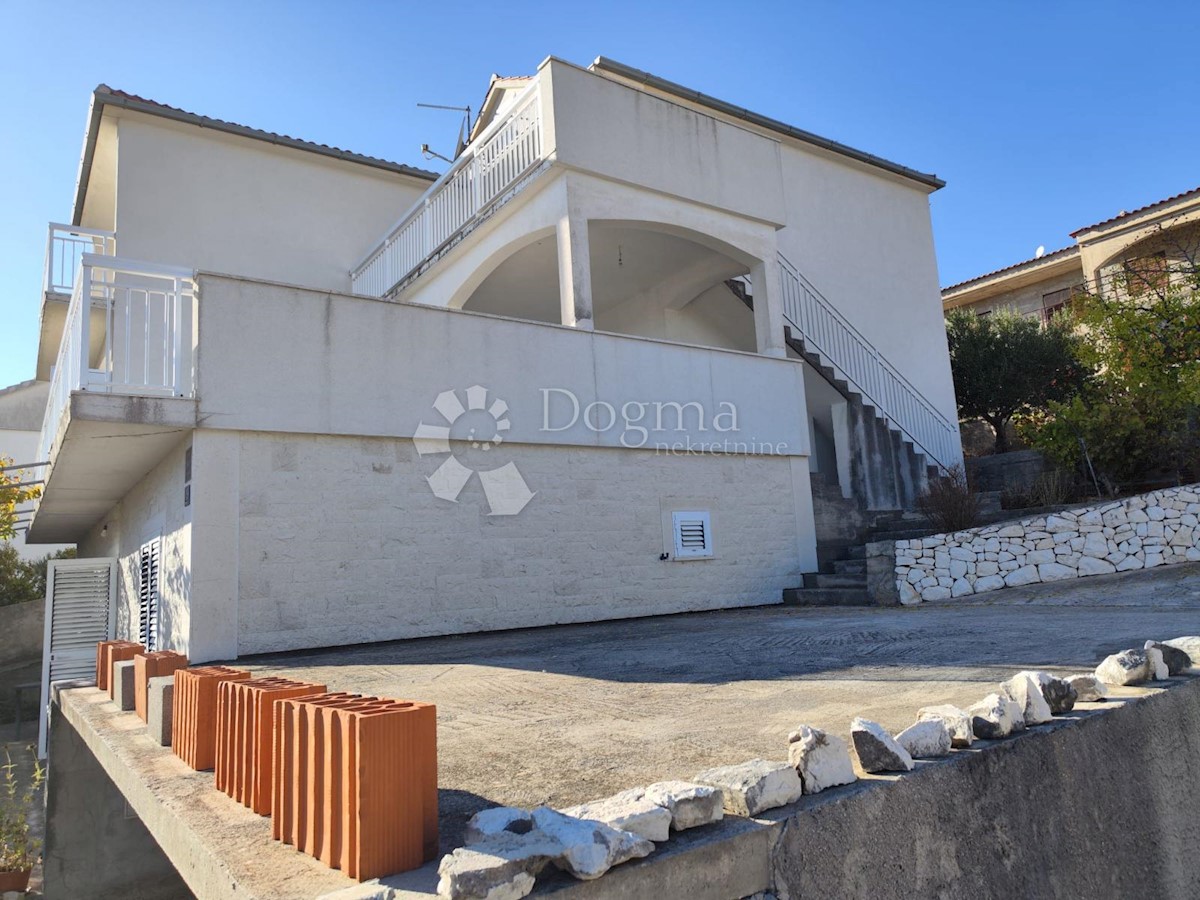 House For sale - ŠIBENSKO-KNINSKA  ROGOZNICA 