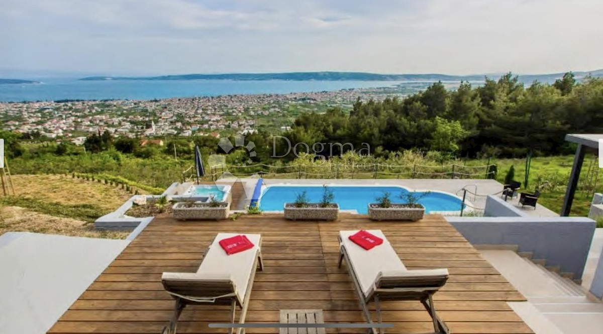 Haus Zu verkaufen - SPLITSKO-DALMATINSKA  KAŠTELA 