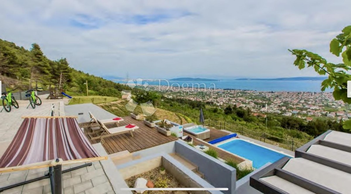 Haus Zu verkaufen - SPLITSKO-DALMATINSKA  KAŠTELA 