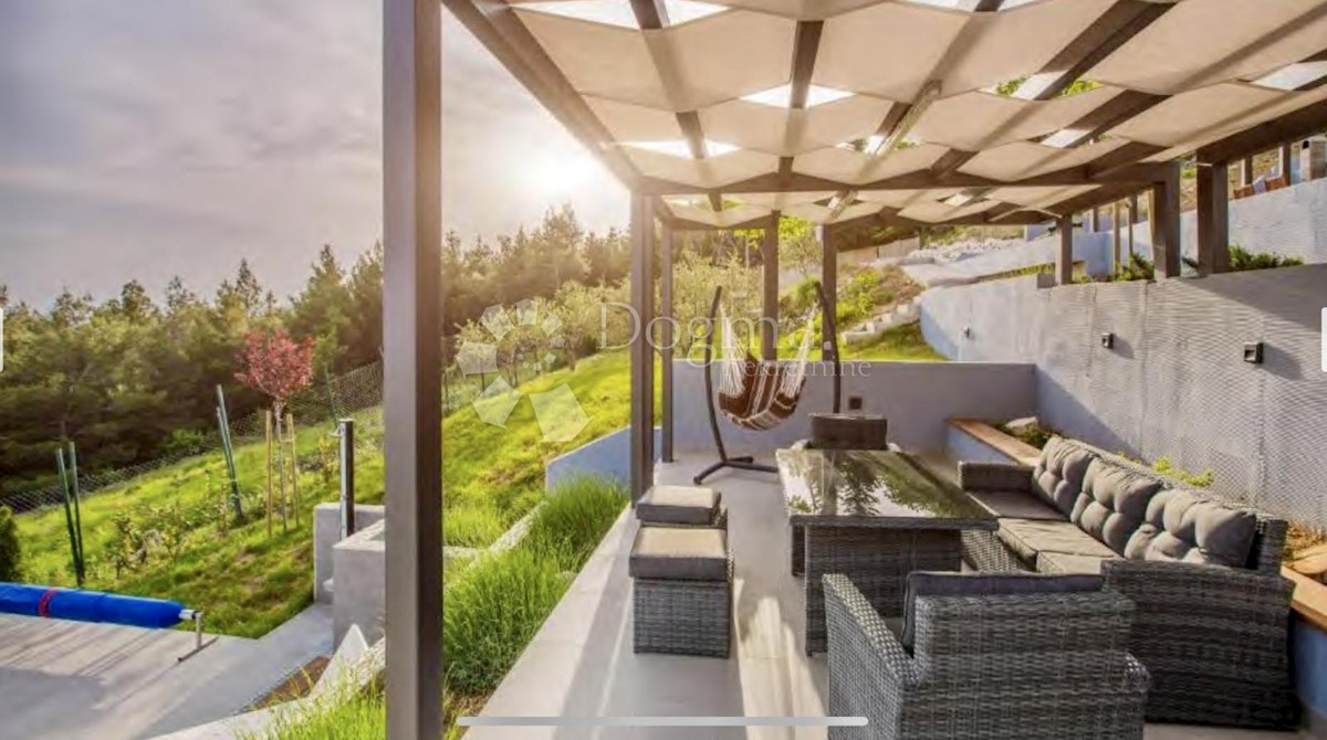 Haus Zu verkaufen - SPLITSKO-DALMATINSKA  KAŠTELA 