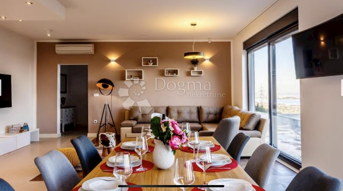 Haus Zu verkaufen - SPLITSKO-DALMATINSKA  KAŠTELA 