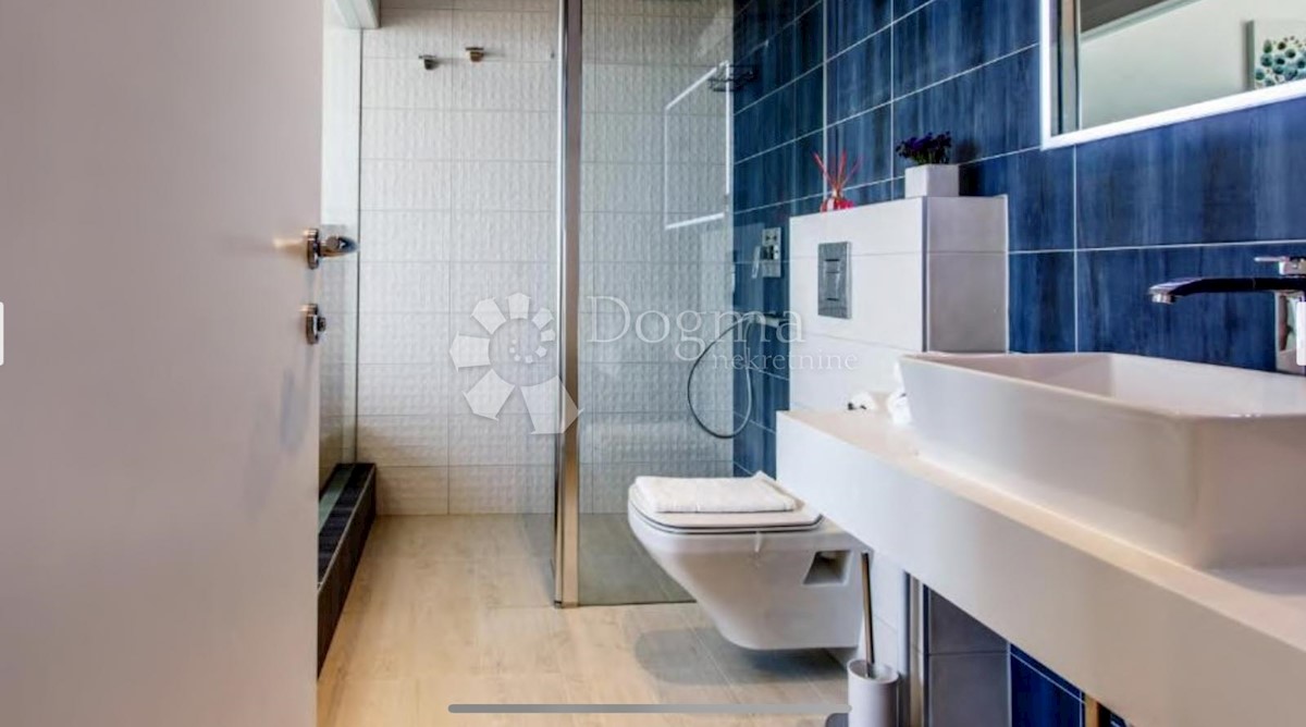Haus Zu verkaufen - SPLITSKO-DALMATINSKA  KAŠTELA 