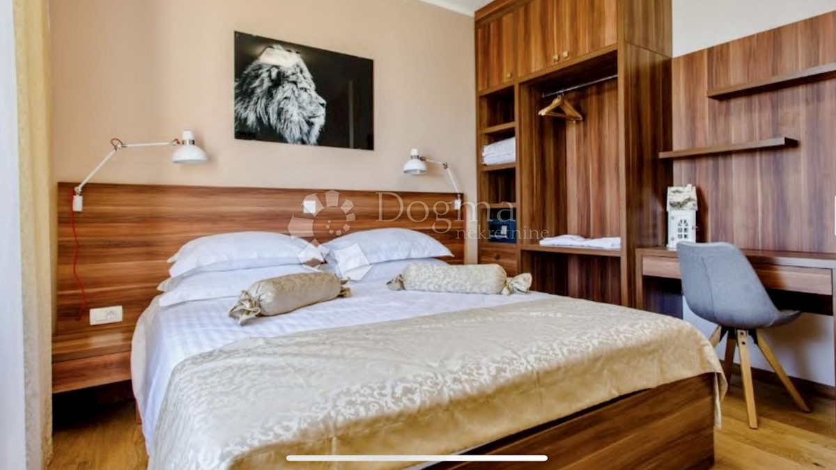 Haus Zu verkaufen - SPLITSKO-DALMATINSKA  KAŠTELA 