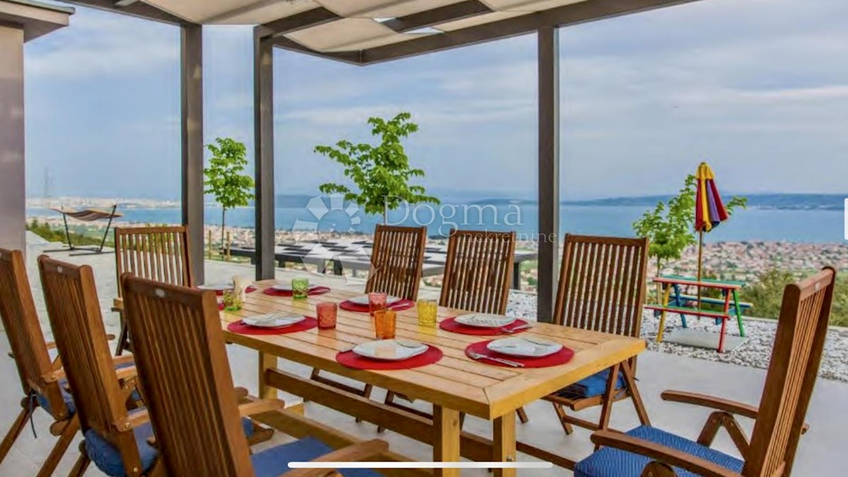 Haus Zu verkaufen - SPLITSKO-DALMATINSKA  KAŠTELA 