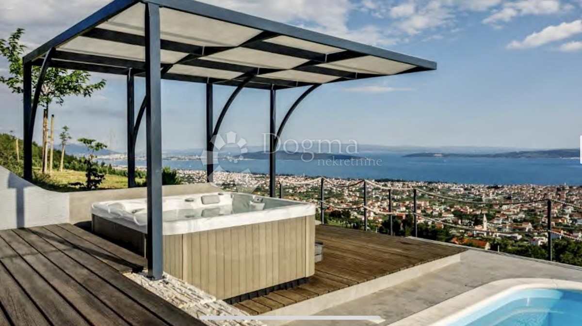 Haus Zu verkaufen - SPLITSKO-DALMATINSKA  KAŠTELA 