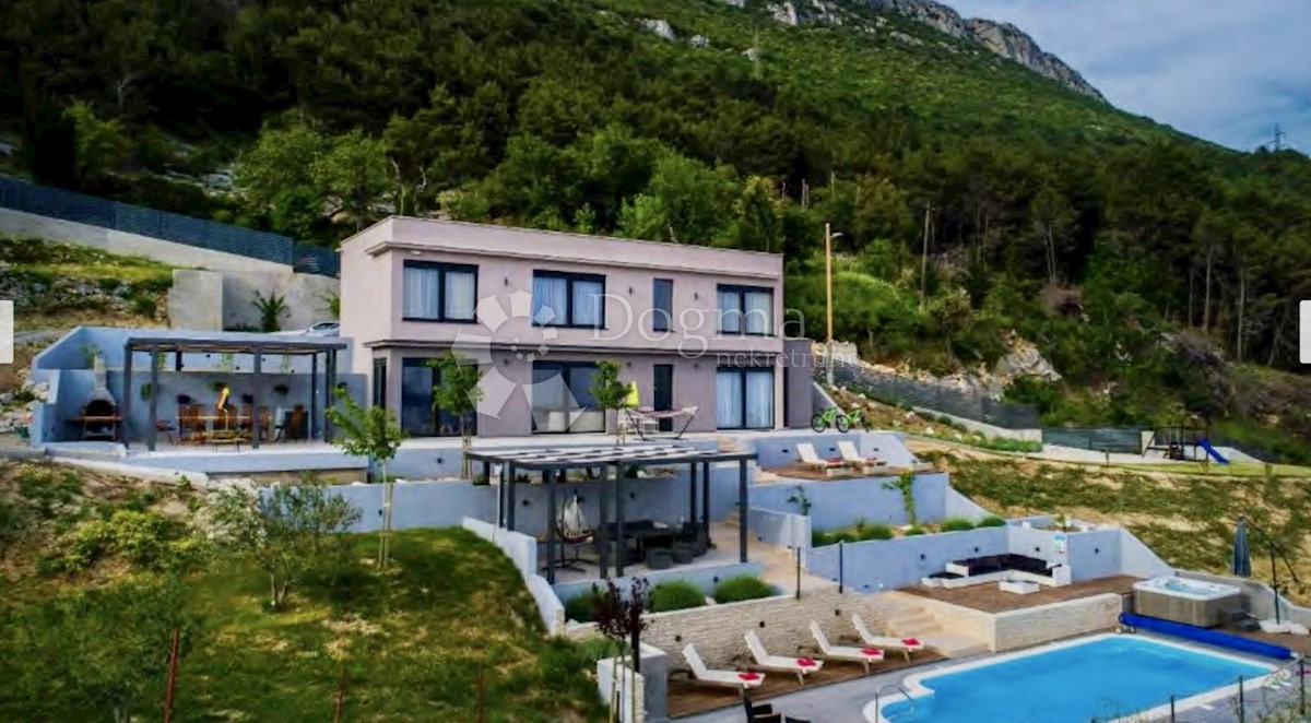 Haus Zu verkaufen - SPLITSKO-DALMATINSKA  KAŠTELA 