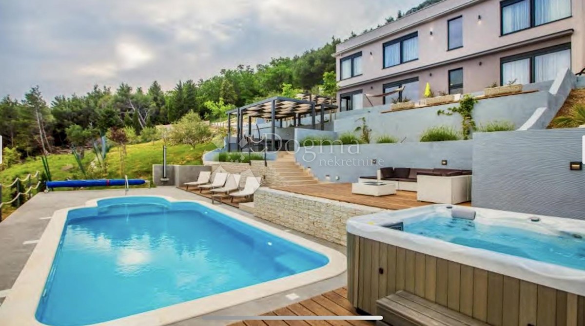 Haus Zu verkaufen - SPLITSKO-DALMATINSKA  KAŠTELA 