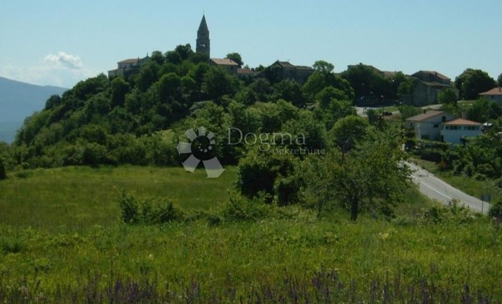 Zemljište na prodaju 27449 m² – Gračišće
