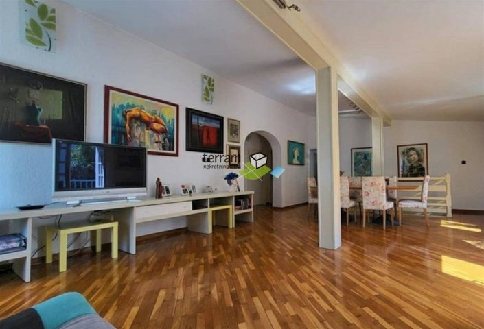 Flat for sale 155 m² – Pula