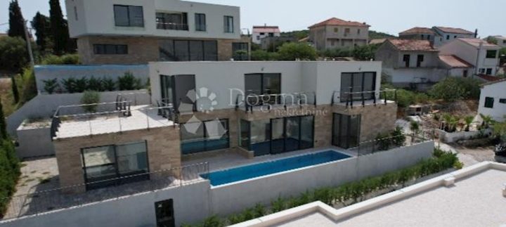 Dům na prodej 322 m² – Okrug Donji