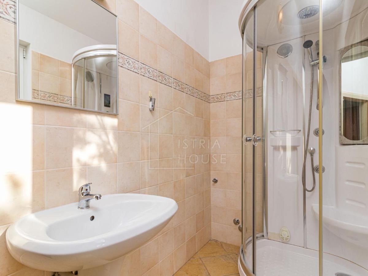 Haus Zu verkaufen - ISTARSKA  POREČ 