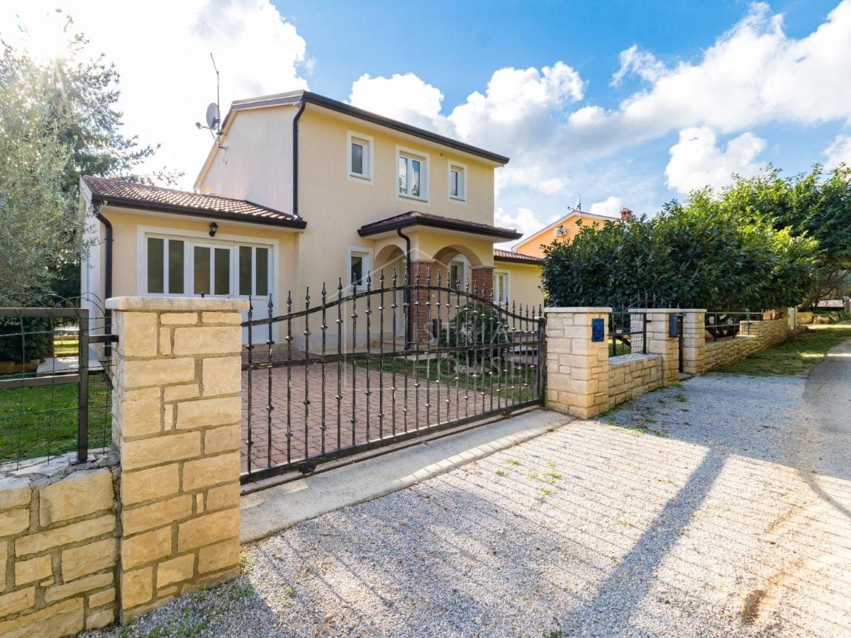 Haus Zu verkaufen - ISTARSKA  POREČ 