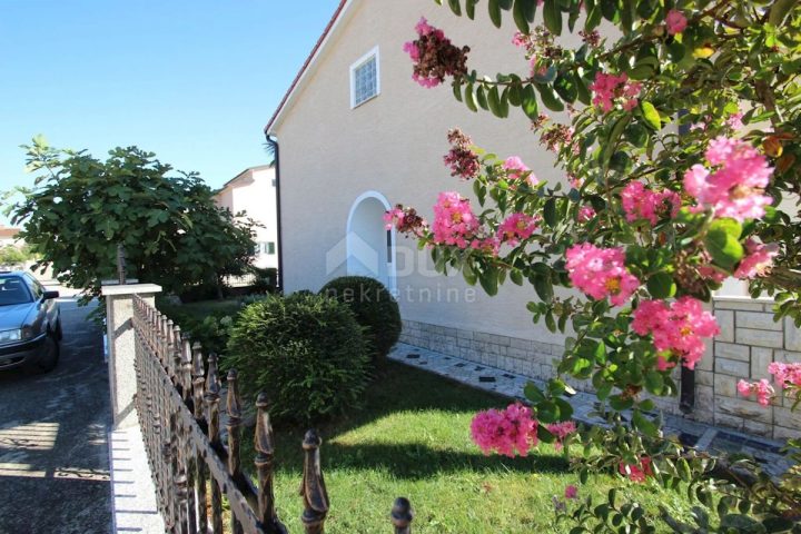 Haus zu verkaufen 684 m² – Filipini