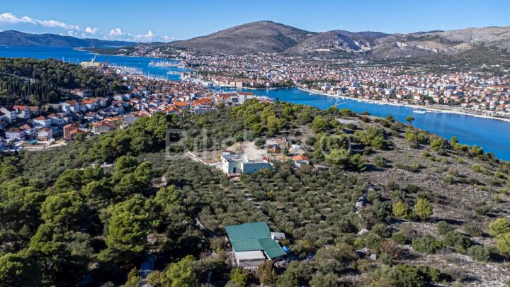 Poslovni prostori na predaj 200 m² – Čiovo