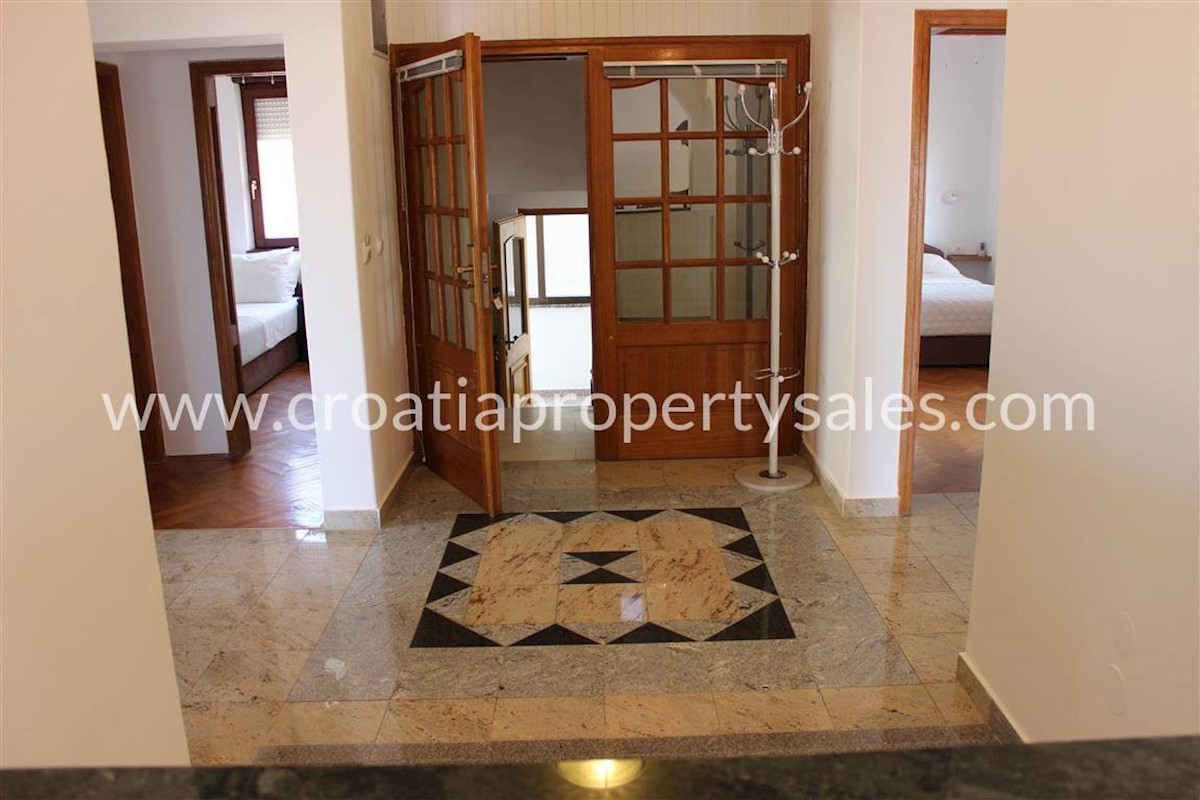 House For sale - SPLITSKO-DALMATINSKA  SPLIT 