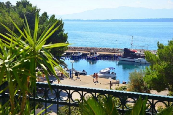 Commerciale in vendita 800 m² – Makarska