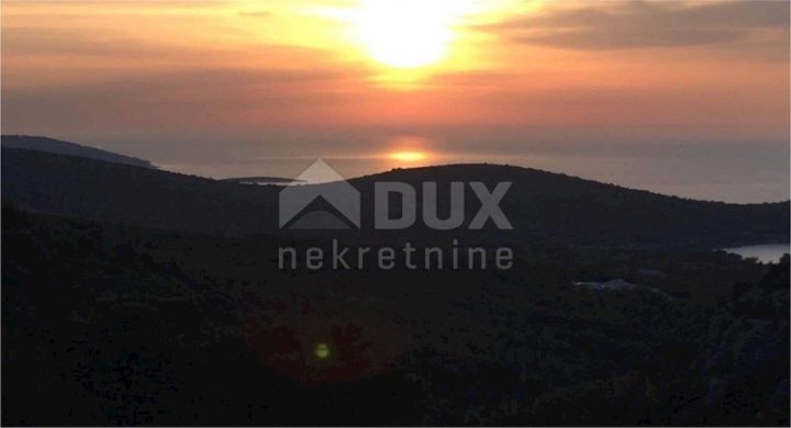 Parcela na predaj 30000 m² – Hvar