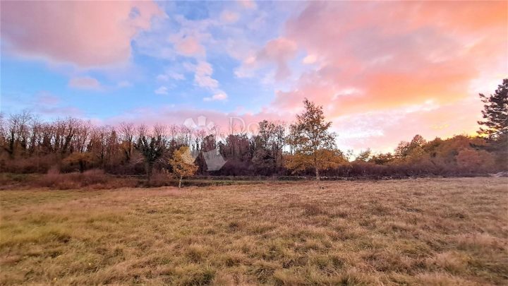 Terreno in vendita 3274 m² – Tinjan