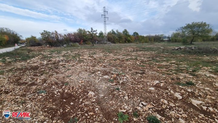 Terrain à vendre 8293 m² – Labin