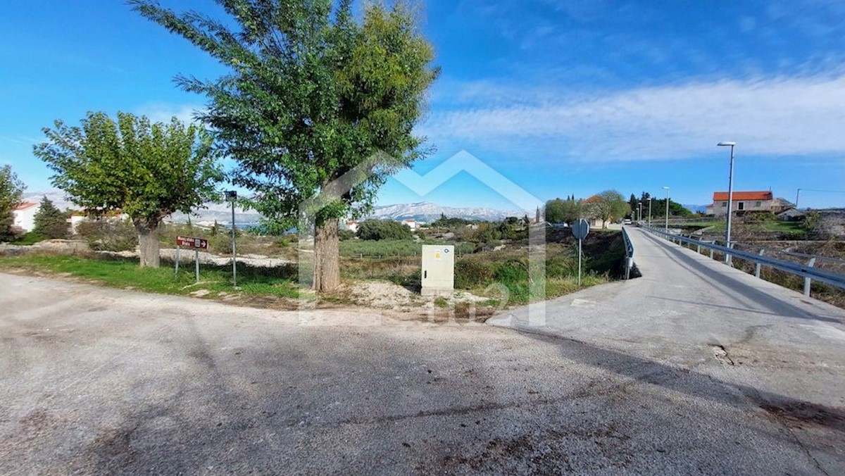 Land For sale - SPLITSKO-DALMATINSKA  SUPETAR 