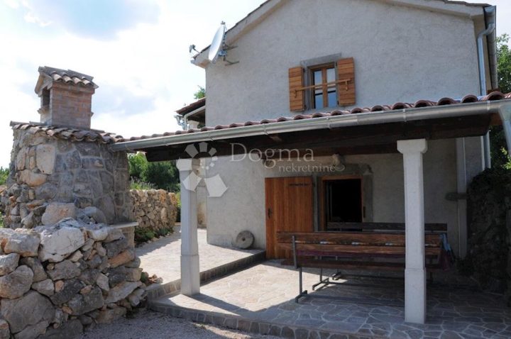 Kuća na prodaju 180 m² – Risika