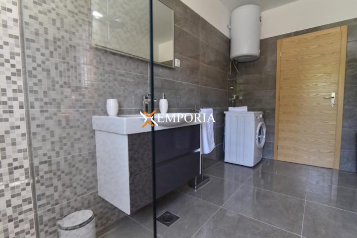 Dom Na sprzedaż - Zadarska Sukošan - foto 3/14