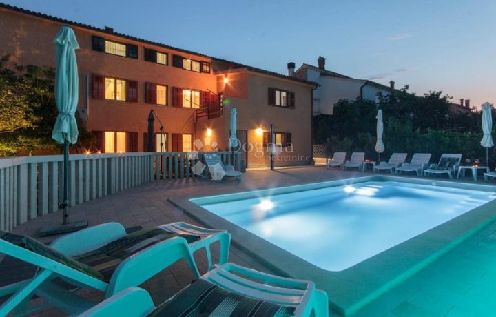 Haus zu verkaufen 560 m² – Vinkuran