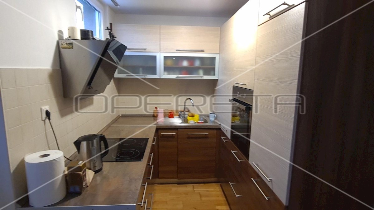 Apartmán Na predaj - GRAD ZAGREB  ZAGREB 