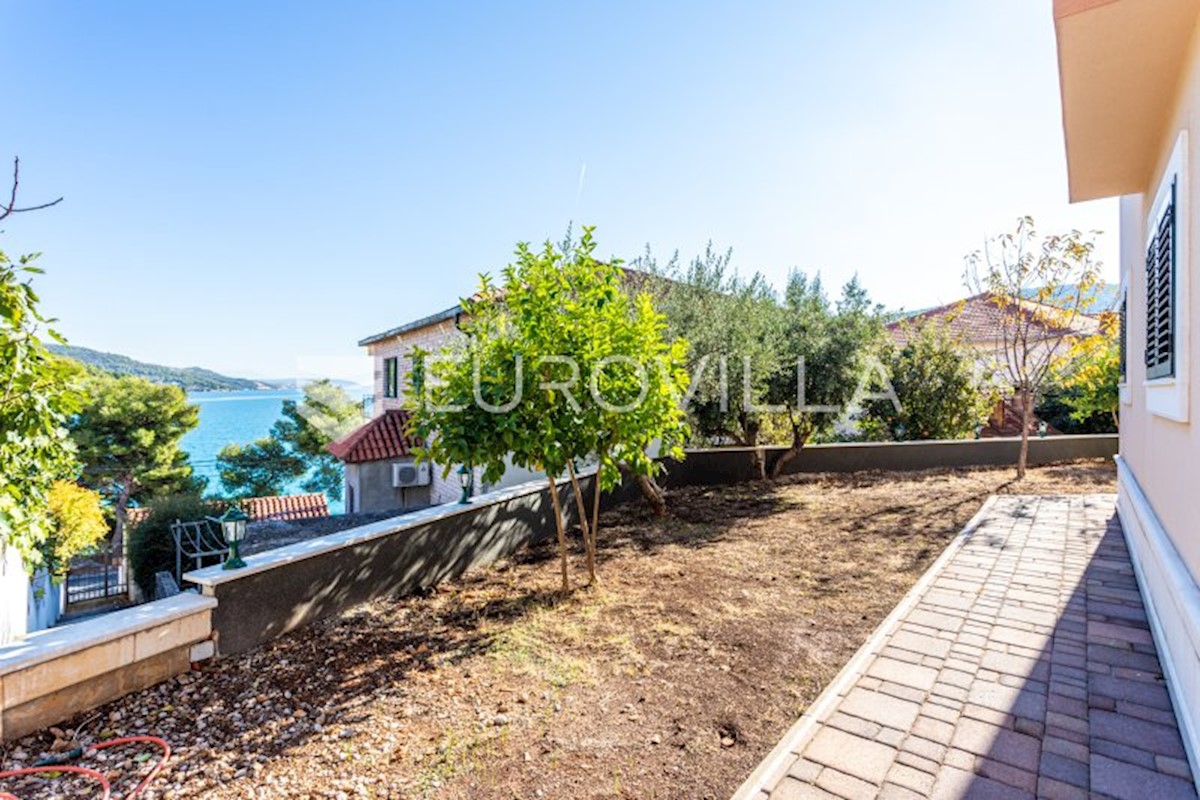 House For sale - SPLITSKO-DALMATINSKA  MARINA 