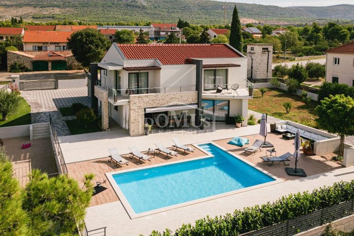 House for sale 266 m² – Dubrava Kod Šibenika