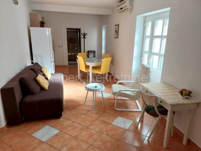 Dom na predaj 306 m² – Kaštel Lukšić