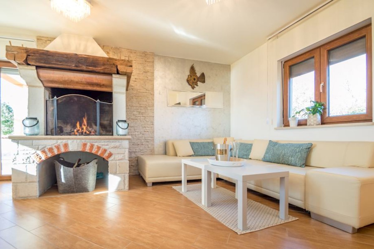 House For sale - ISTARSKA  MARČANA 
