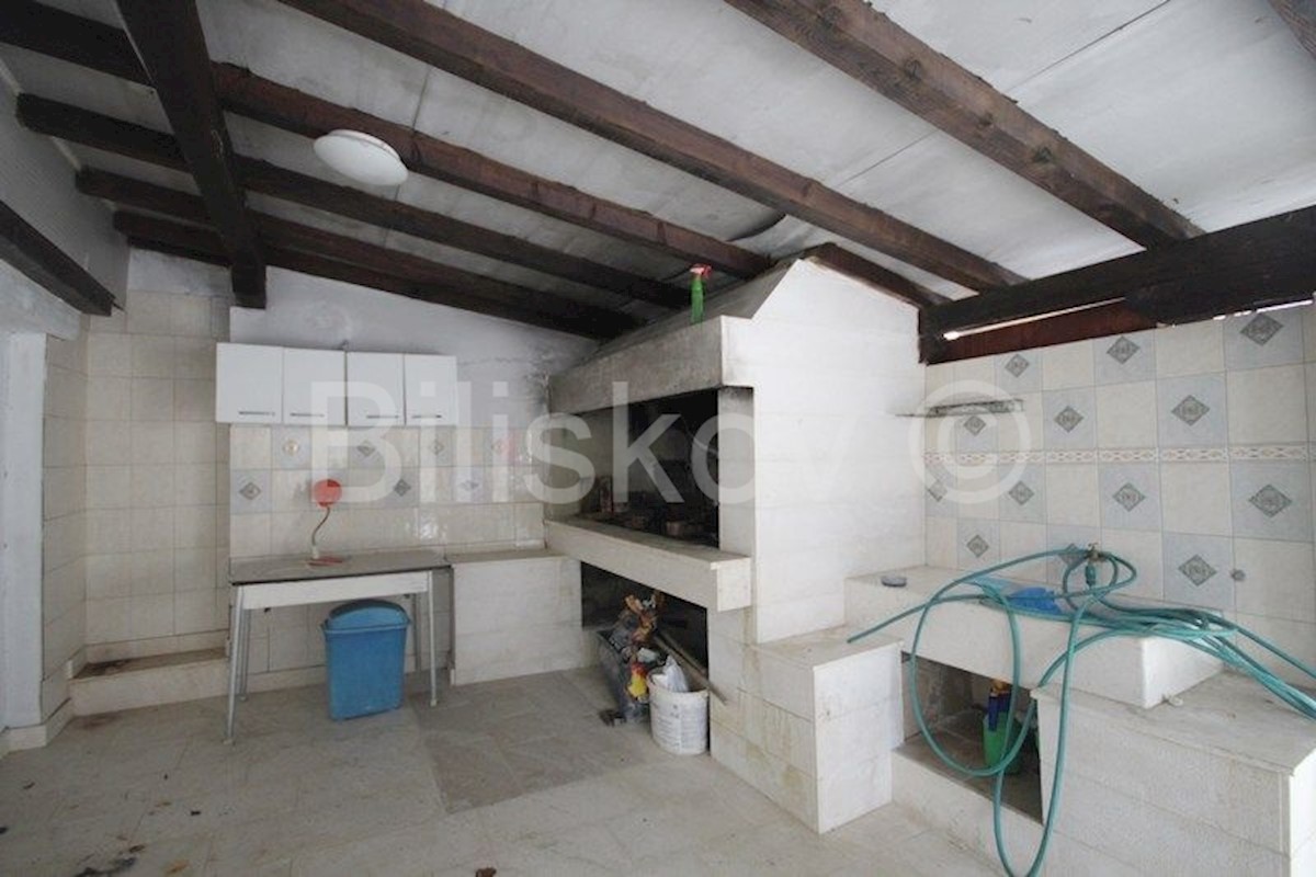 House For sale - SPLITSKO-DALMATINSKA  PODSTRANA 