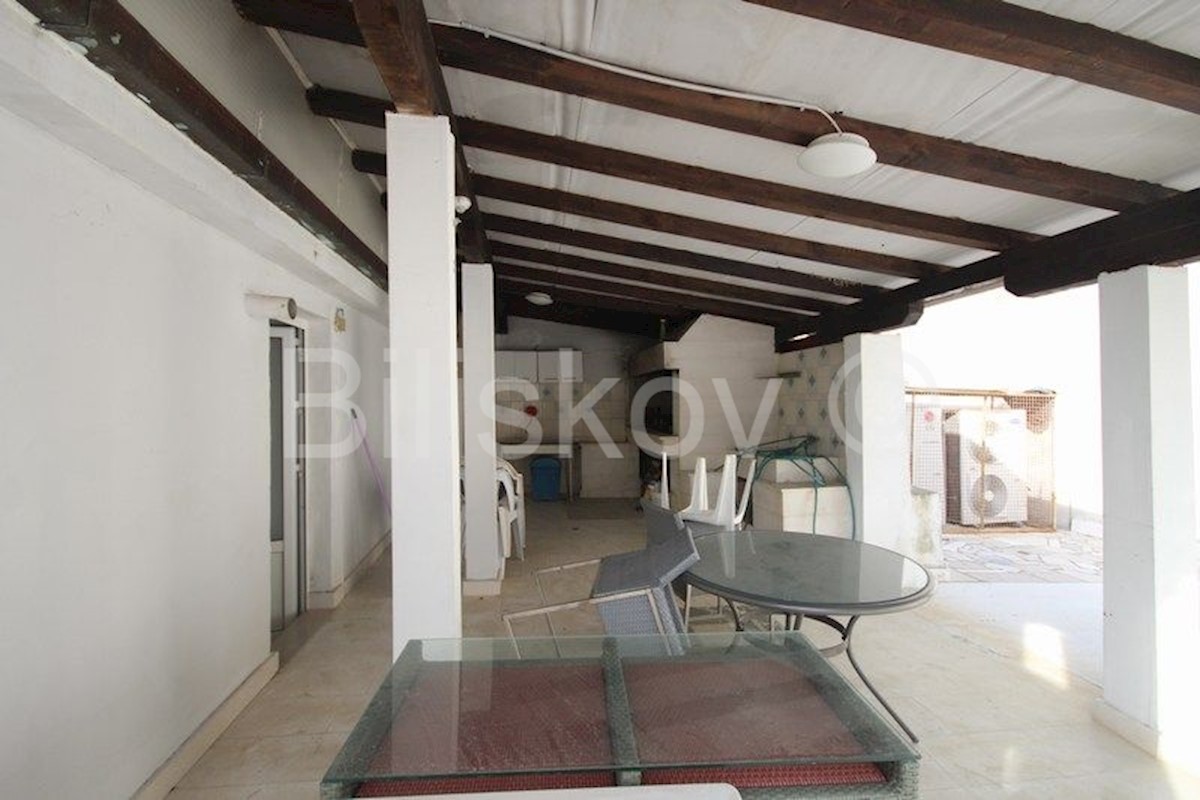 House For sale - SPLITSKO-DALMATINSKA  PODSTRANA 