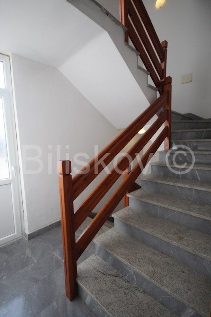 House For sale - SPLITSKO-DALMATINSKA  PODSTRANA 