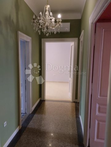 Komerčné na prenájom 95 m² – Rijeka
