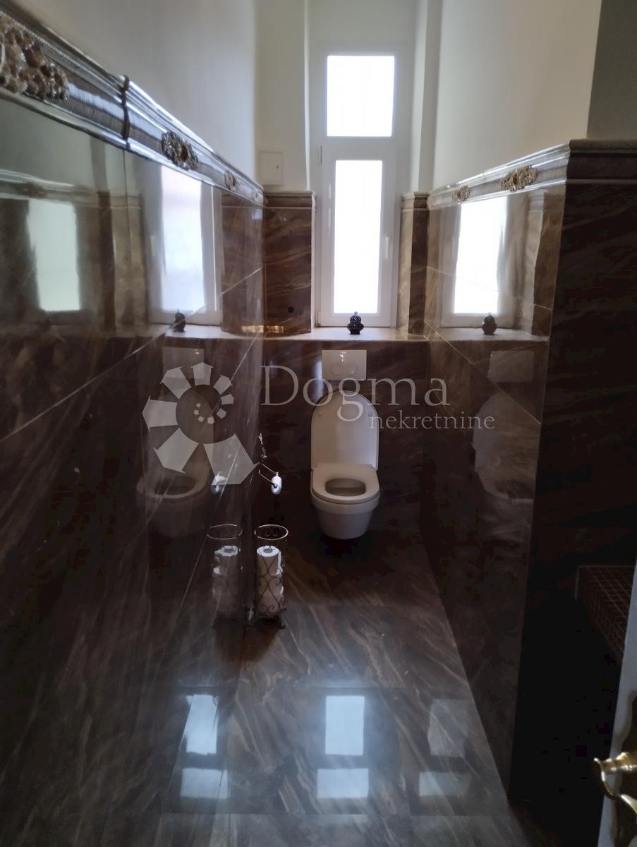 Business premises For rent - PRIMORSKO-GORANSKA  Rijeka