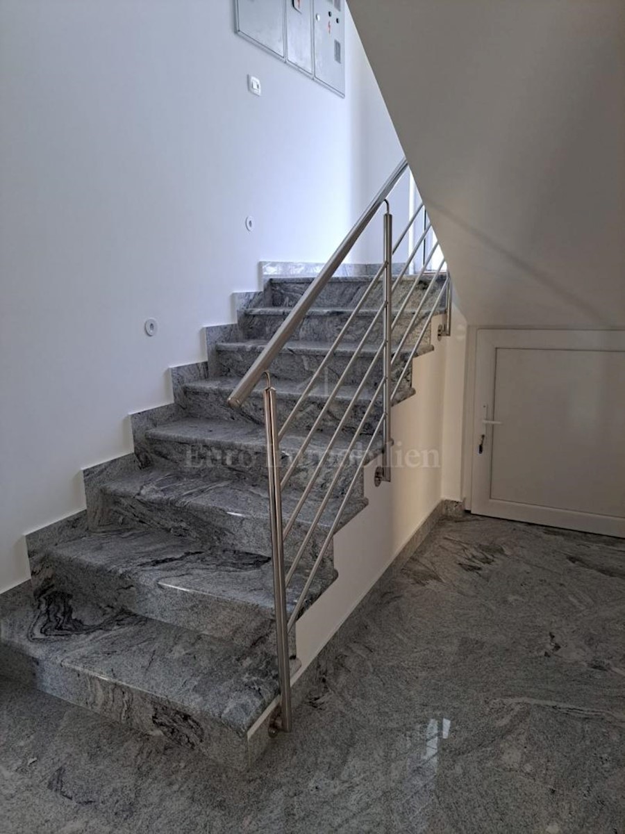Appartement À vendre - PRIMORSKO-GORANSKA  KRK 