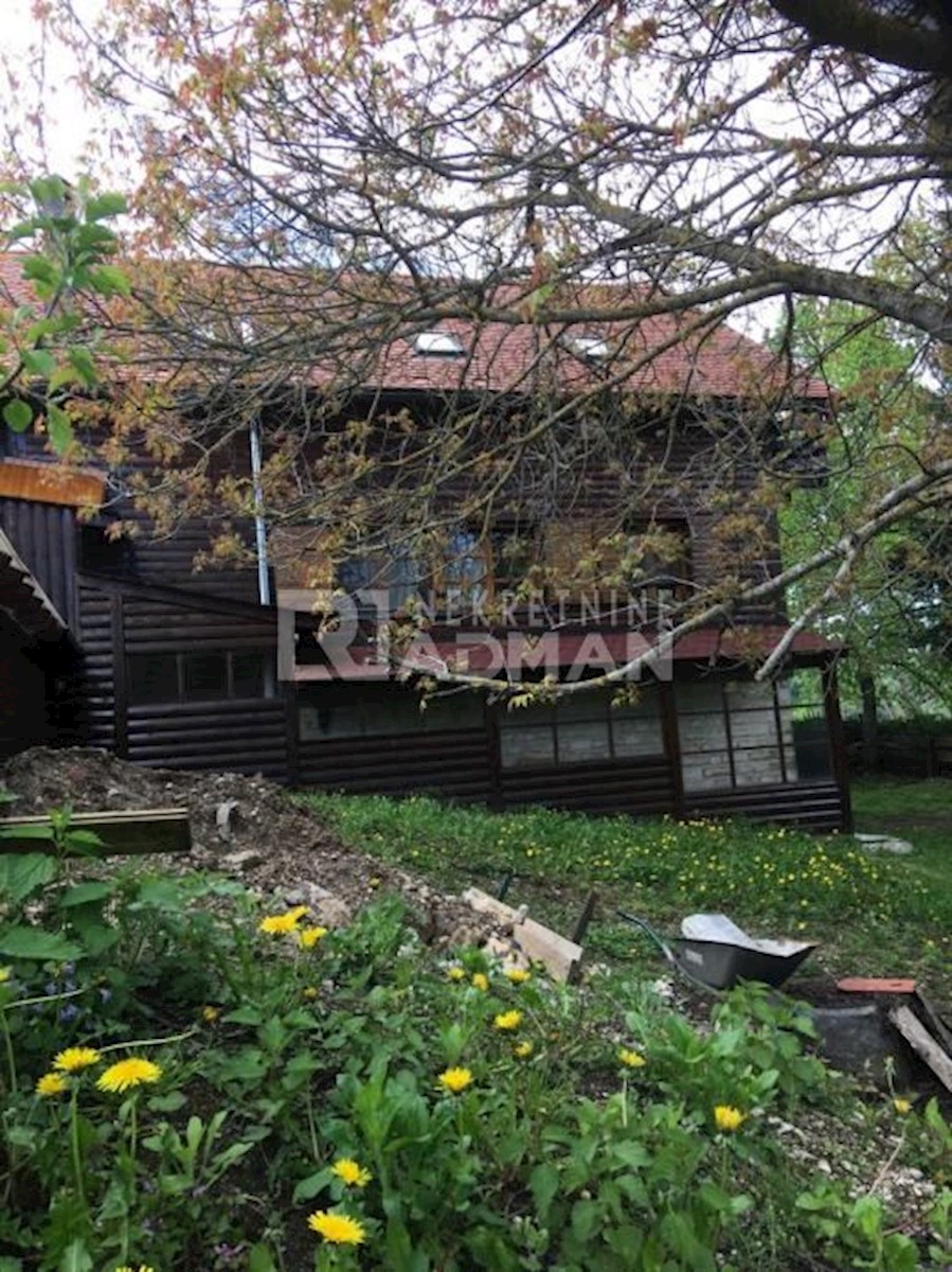 Haus Zu verkaufen - LIČKO-SENJSKA  PLITVIČKA JEZERA 