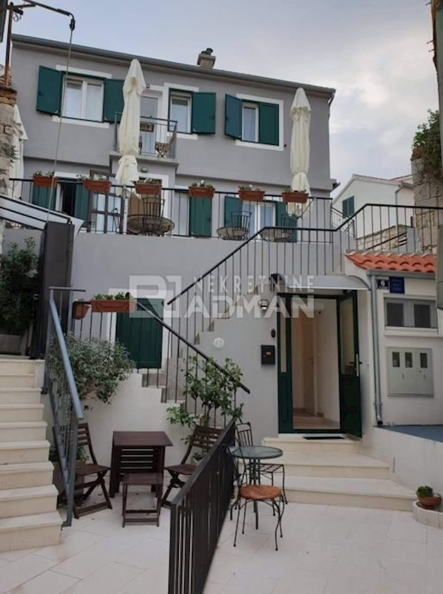 House For sale - SPLITSKO-DALMATINSKA  SPLIT 