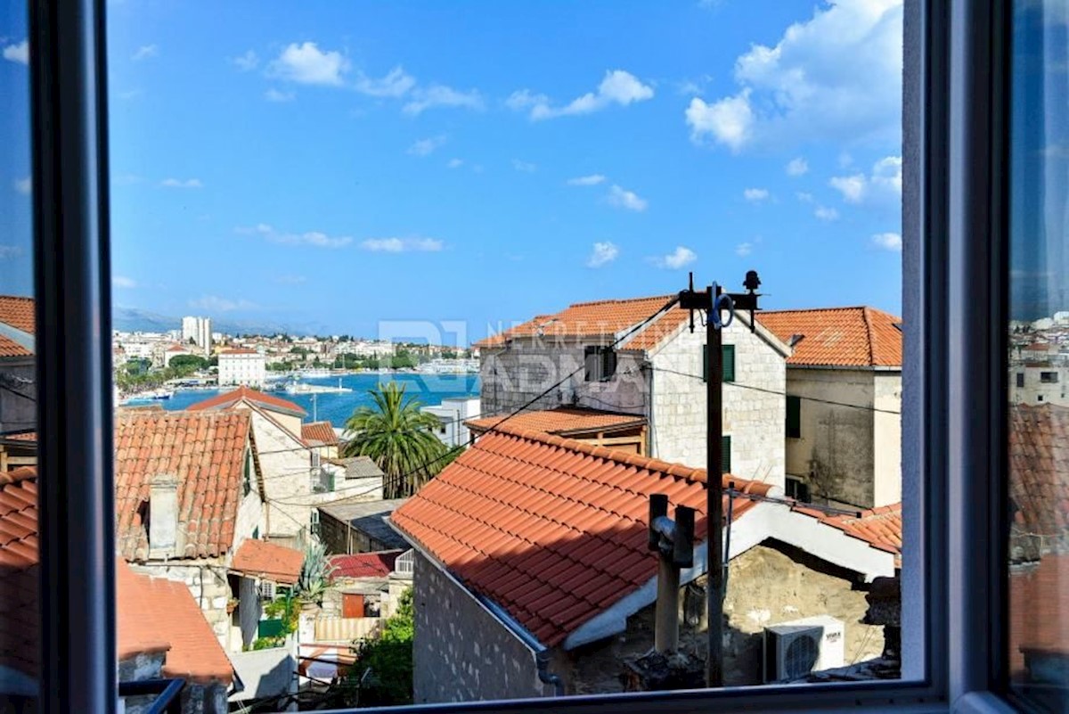 House For sale - SPLITSKO-DALMATINSKA  SPLIT 