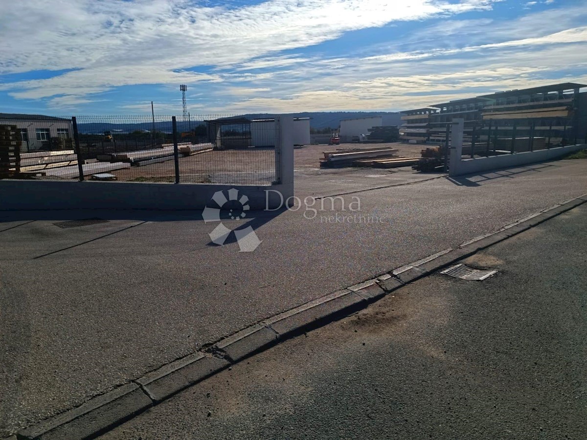 Land For sale - SPLITSKO-DALMATINSKA  TROGIR 