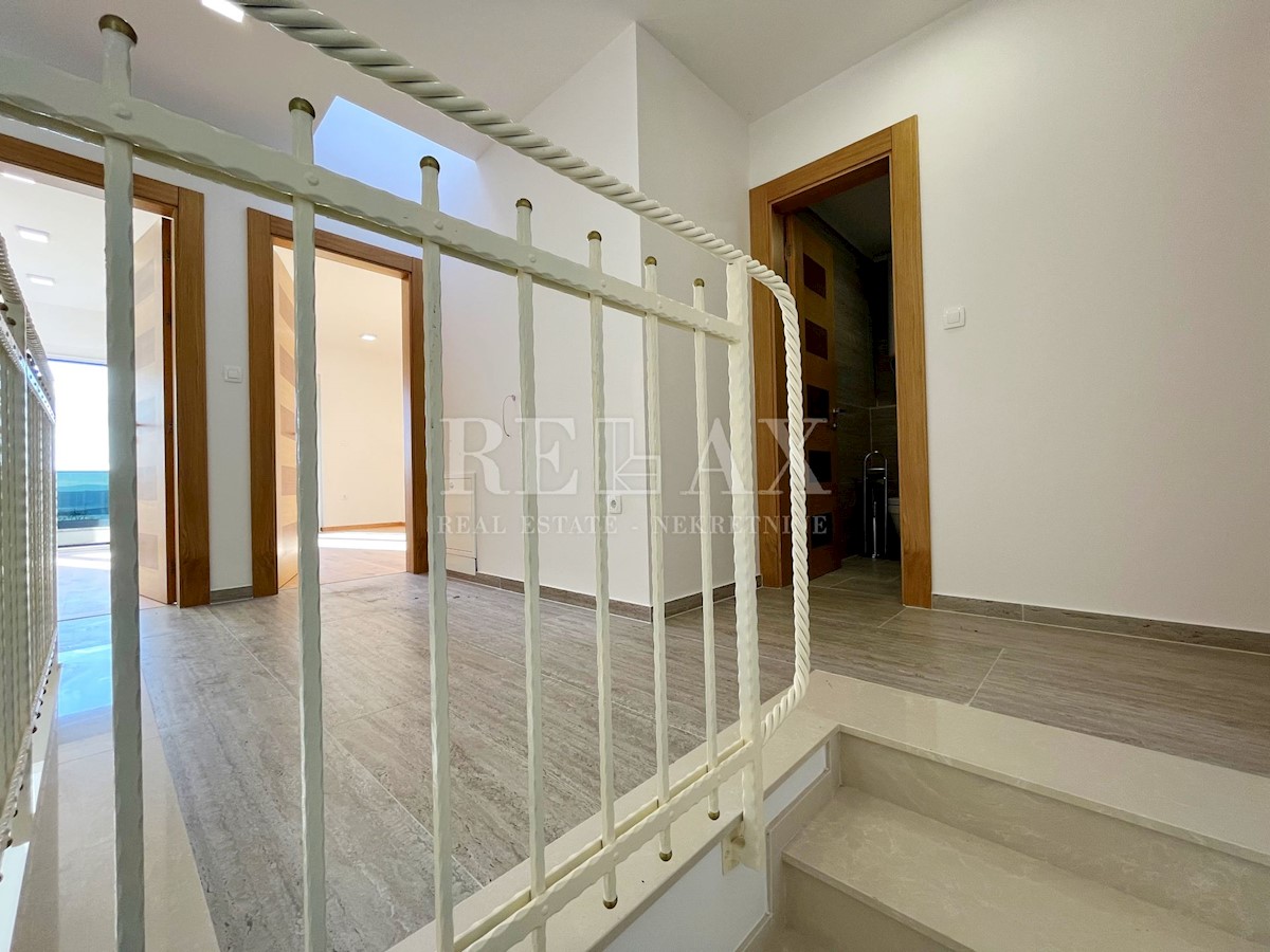 Casa In vendita - PRIMORSKO-GORANSKA  CRIKVENICA 