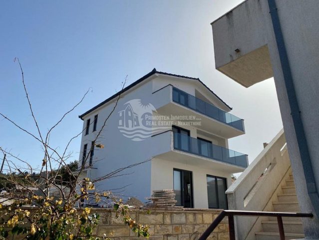 Dům na prodej 280 m² – Rogoznica
