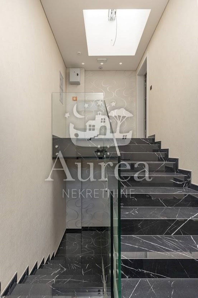 Apartment Zu verkaufen - PRIMORSKO-GORANSKA  KRK 