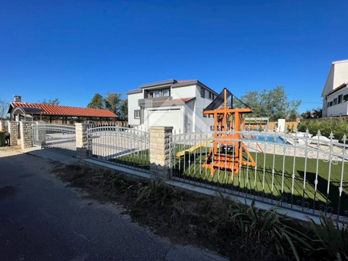 Haus Zu verkaufen - ZADARSKA  ZEMUNIK DONJI 