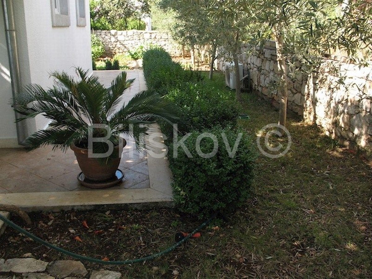 House For sale - SPLITSKO-DALMATINSKA  ŠOLTA 