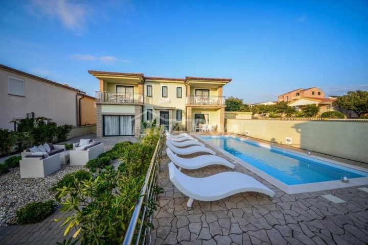 Haus zu verkaufen 350 m² – Vir